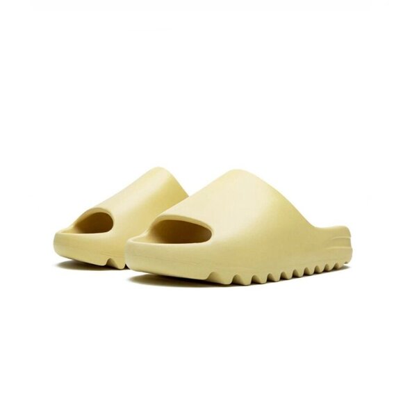 YEEZY \